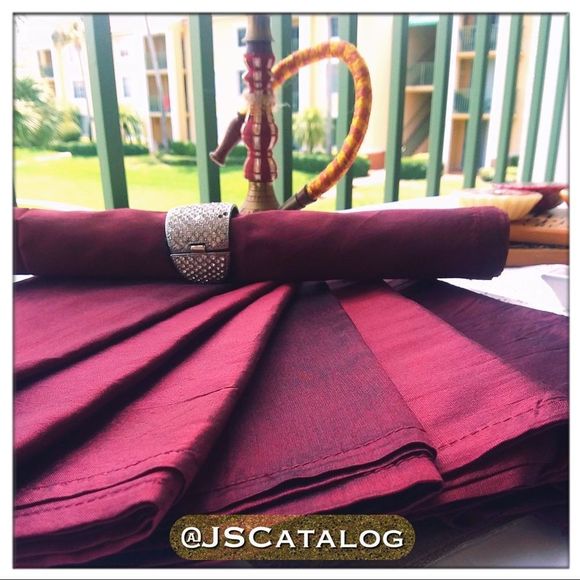 Set of 8 Wine Red Satin Table Serviettes/Napkins - Picture 3 of 3